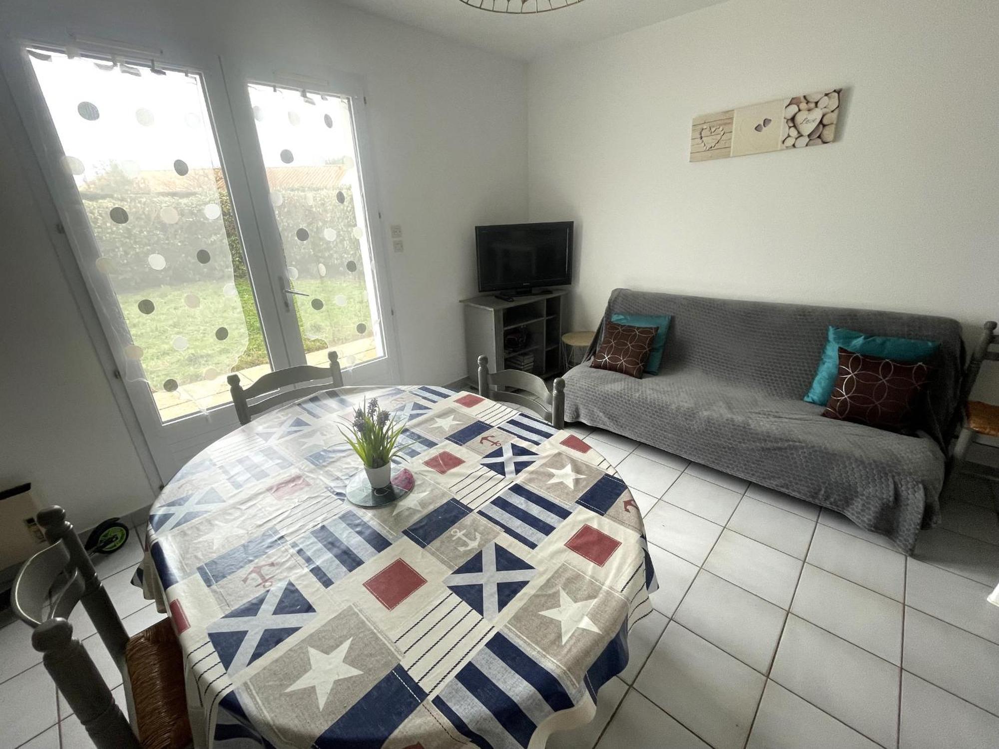 Holiday home Maison Avec Jardin, 900m Plage, 2 Chambres, Parking Inclus, Animaux Acceptes - - Fr-1-22-173 *